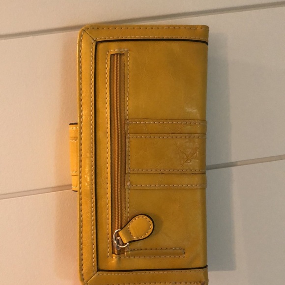 Bright yellow wallet - Picture 4 of 4